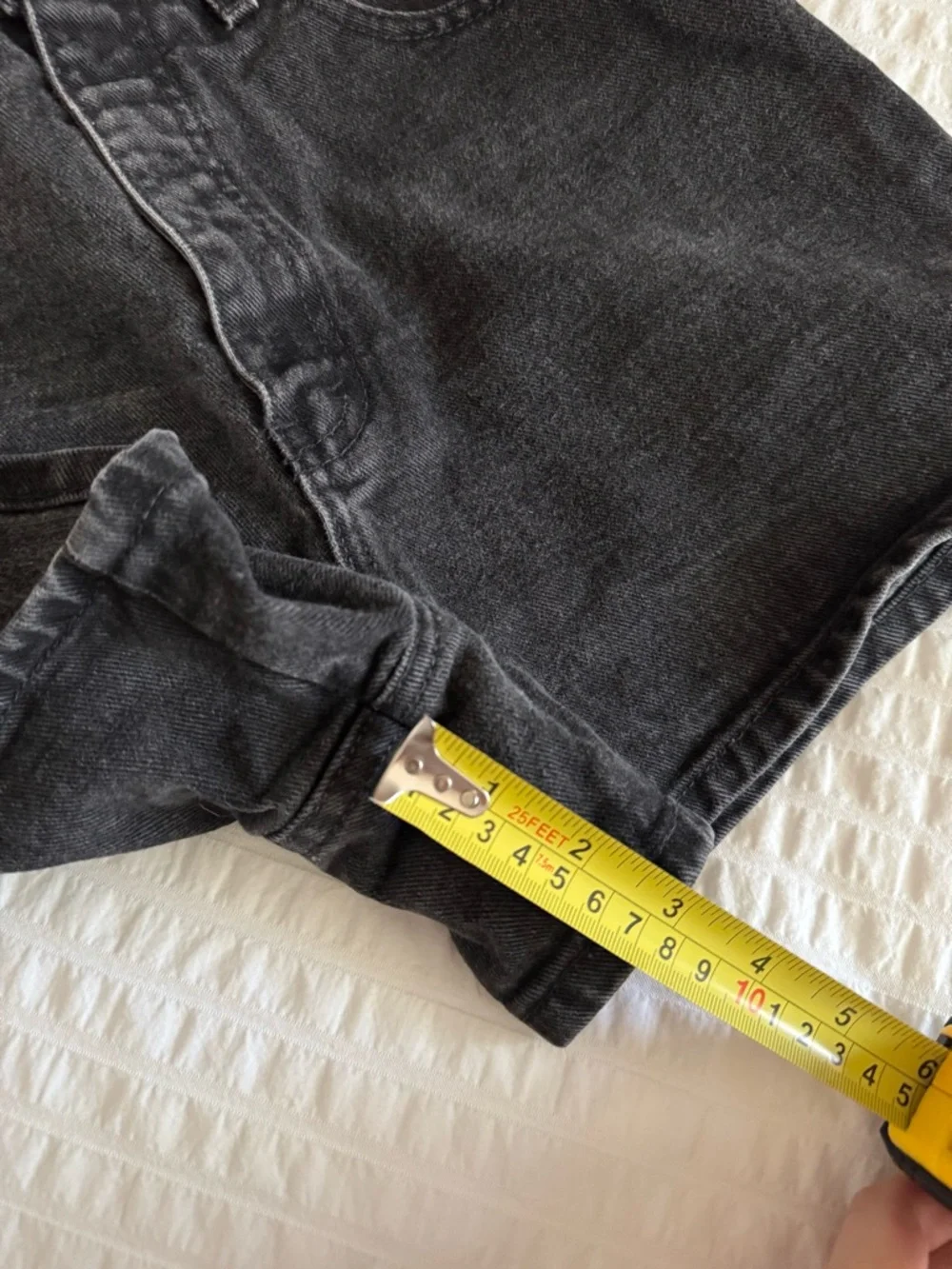 (sold) Vintage Guess denim shorts - Picture 7 of 7
